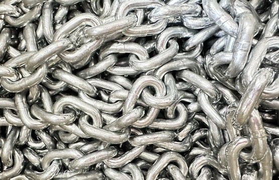 Grade 8 Galvanized Chain PN-EN 818-2 – A Durable and Versatile Solution Now Available in Our Product Range!